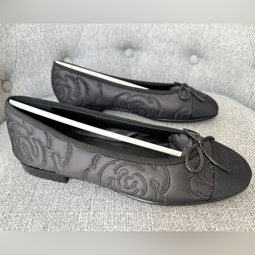 CHANEL CC LOGO CAMELLIA BLACK NYLON BALLET BALLERINA FLATS SHOES 37C